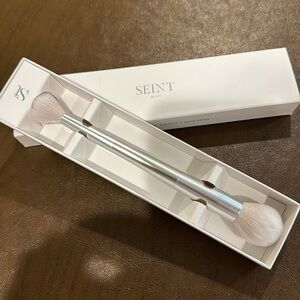 Seint Beauty - double ended brush - new in box